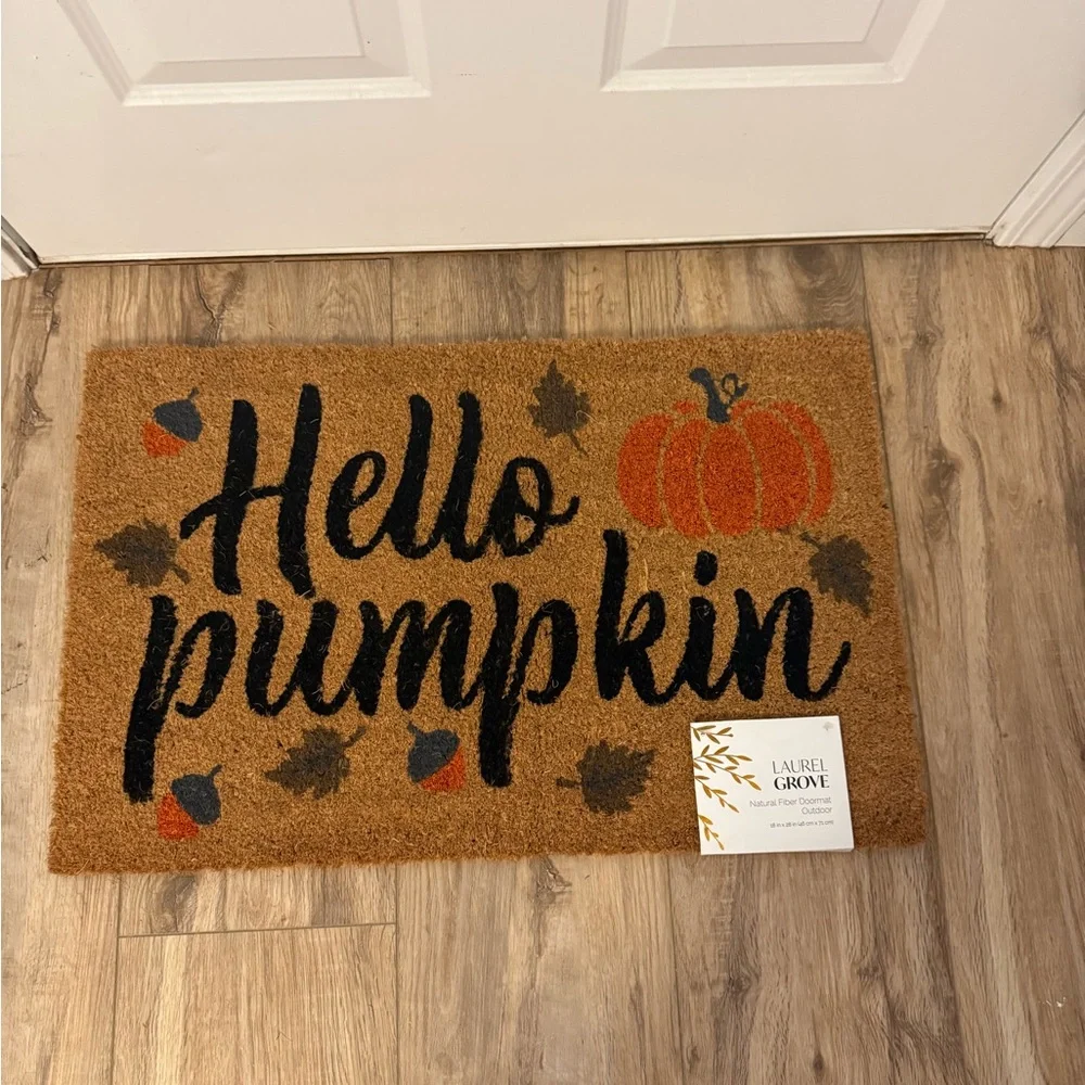 NEW Laurel Grove “ Hello Pumpkin “ Doormat
